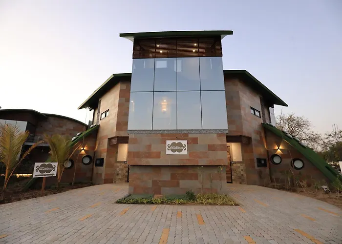Neonz Resort & Club