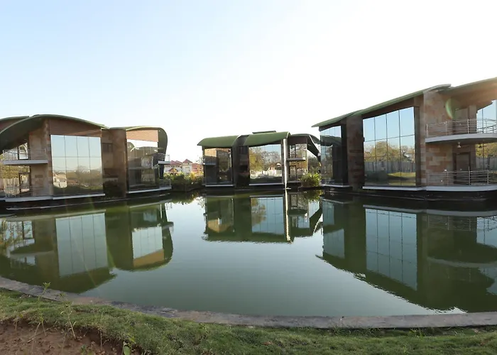 Neonz Resort & Club